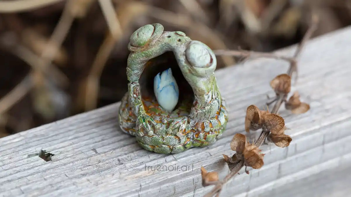 Milestone Frog Lantern figurine